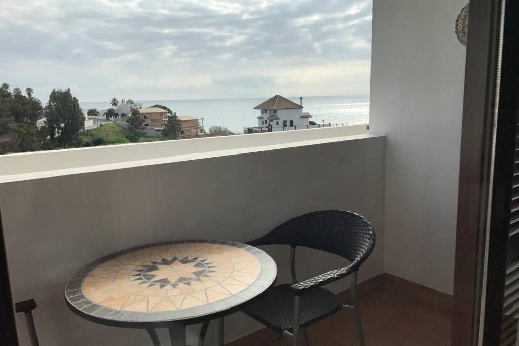 Апартаменты Costa Del Sol, Ла-Кала-де-Михас Экстерьер фото