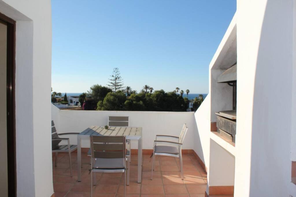 Апартаменты Costa Del Sol, Ла-Кала-де-Михас Экстерьер фото